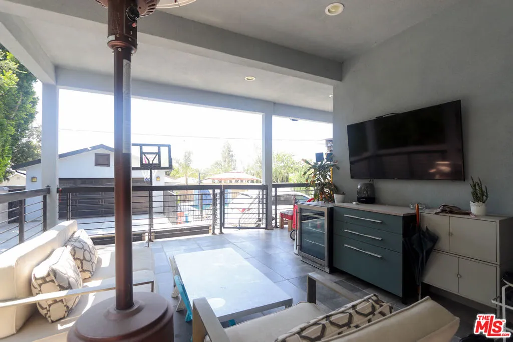 1670 Asbury Drive, Pasadena, California 91104 home-pic-18